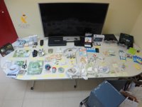 Dos detenidos con más de 5.500 anfetaminas, 600 gramos de coca, 400 de cristal y otras drogas