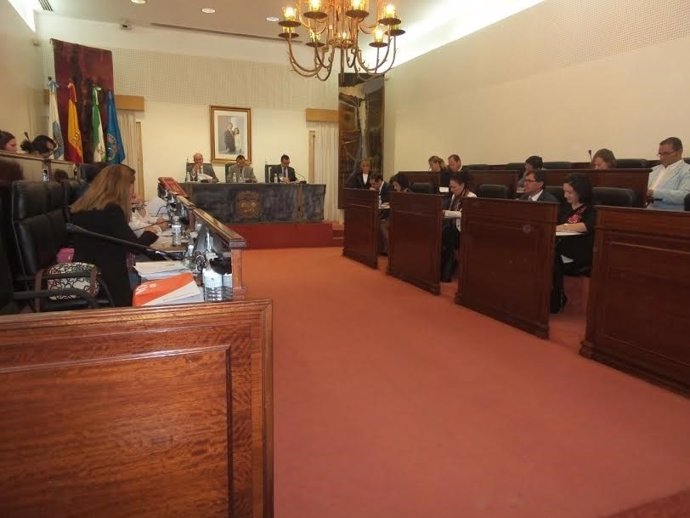 Pleno de la Diputación de Huelva del mes de abril.