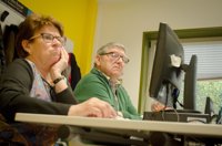 Amigos de los Mayores alerta del aumento de soledad no deseada entre mayores que viven solos, casi 2 millones en España