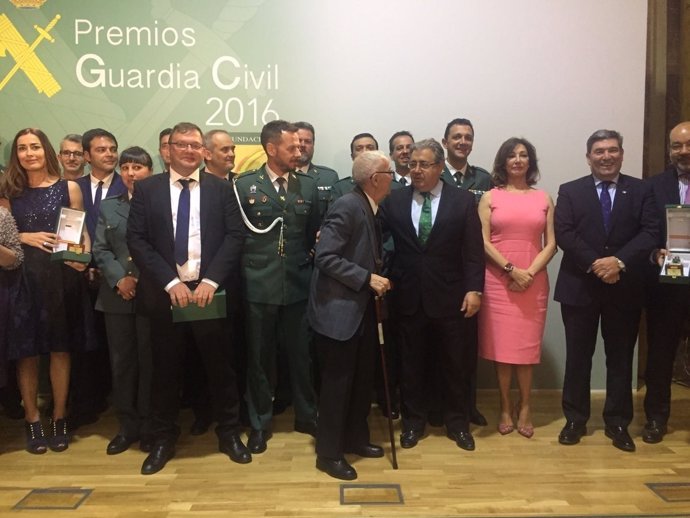 Zoido preside los Premios de la Guardia Civil 2016