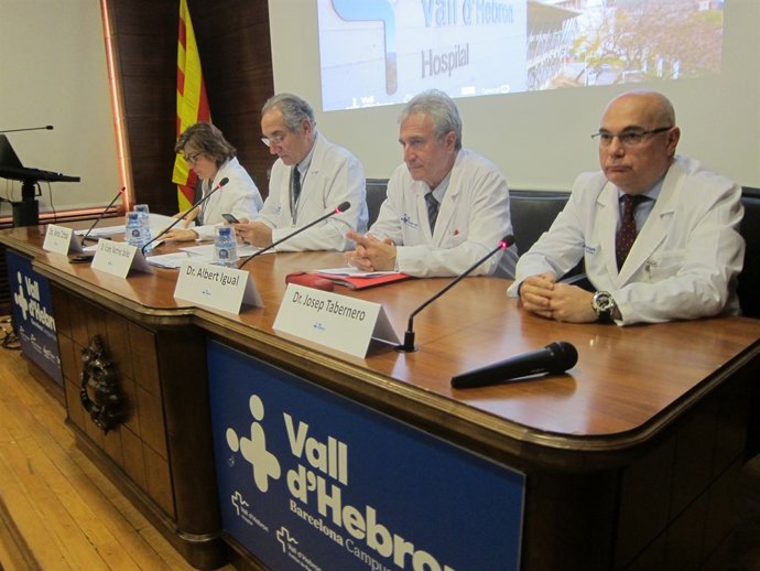 A.Ochoa; V.Martínez Ibáñez, Albert Igual i J.Tabernero (Hospital Vall d'Hebron)
