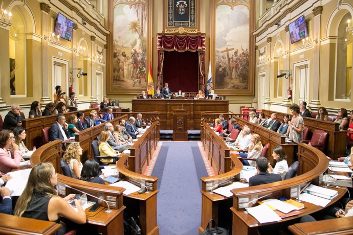 Pleno del Parlamento de Canarias