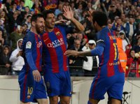 Triunfo autoritario del Barça para aferrarse a la lucha