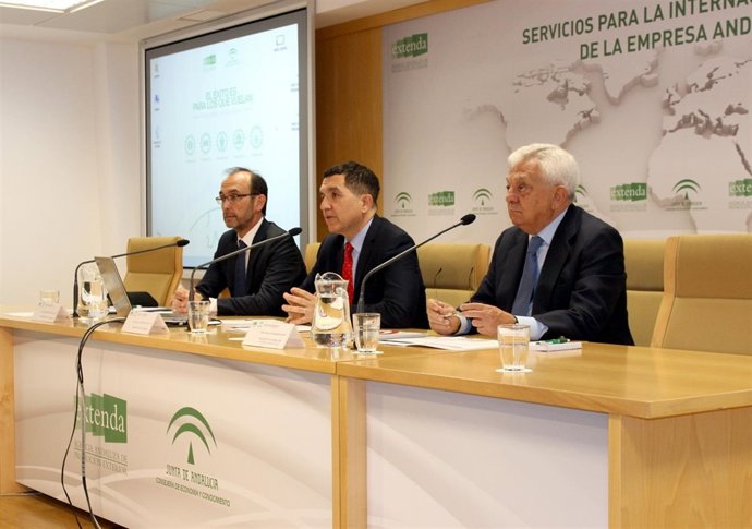 Gaspar Llanes, Salvador Marín y Francisco Herrero.