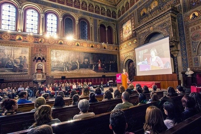 La tinent d'alcalde Laia Ortiz en la jornada del projecte 'Impulsem!'