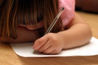 Niños zurdos: el mundo desde el espejo