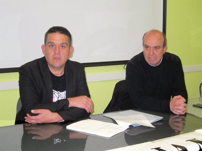 Carles Mulet en Salamanca junto al presidente de Stop Uranio