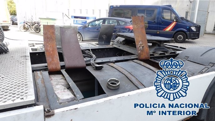 Interceptados en Algeciras 380 kilos de hachís ocultos en un camión 