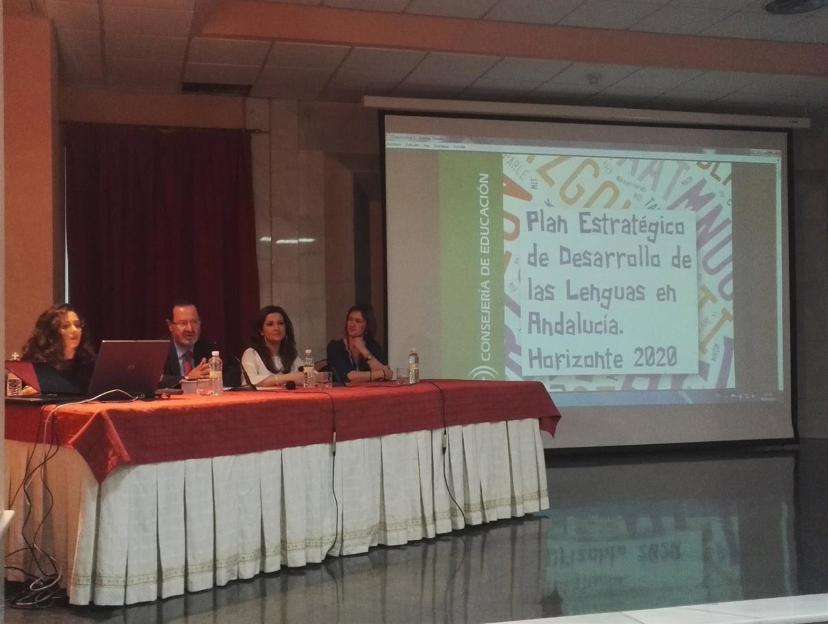 El Plan Estratégico de Desarrollo de Lenguas prioriza la extensión de dos idiomas