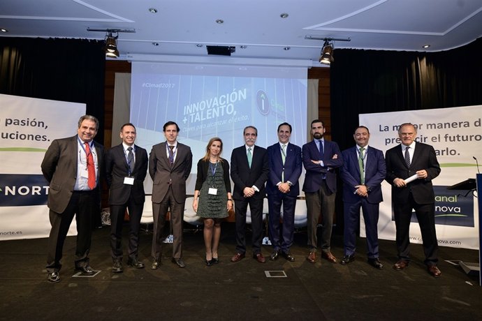 Foto de familia del evento