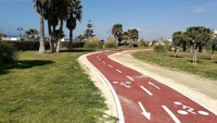 La Junta finaliza la rehabilitación y la vía ciclista del paseo marítimo de Almerimar (Almería)