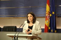 Podemos responde a Casado: Es el PP el que debe vigilar "quién es la mano que le da de comer"