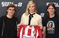 Charlize Theron elige a Griezmann y a Filipe Luis y deja plantado a Pablo Motos