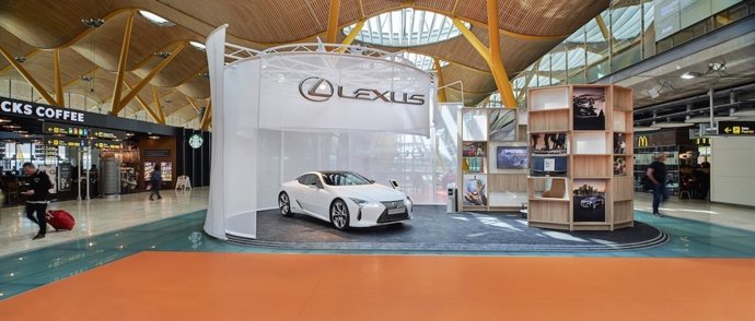 LEXUS