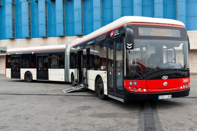 Autobús de TMB Solaris Urbino 18 híbrid