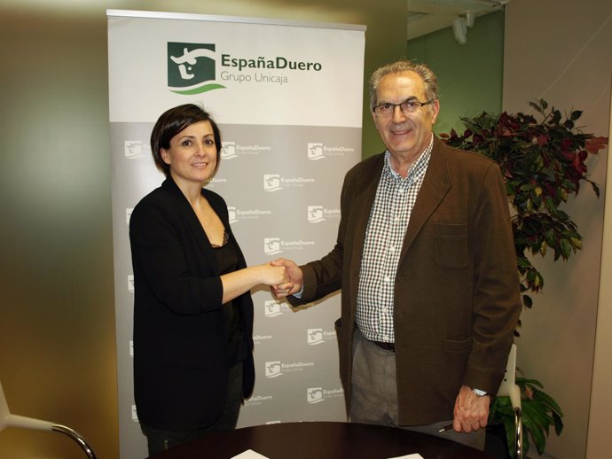 Firma del acuerdo entre EspañaDuero y Cobadu
