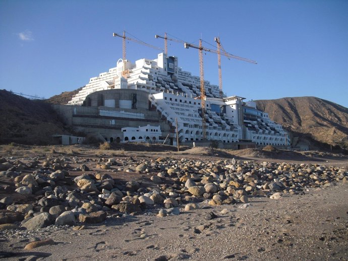 Hotel De El Algarrobico