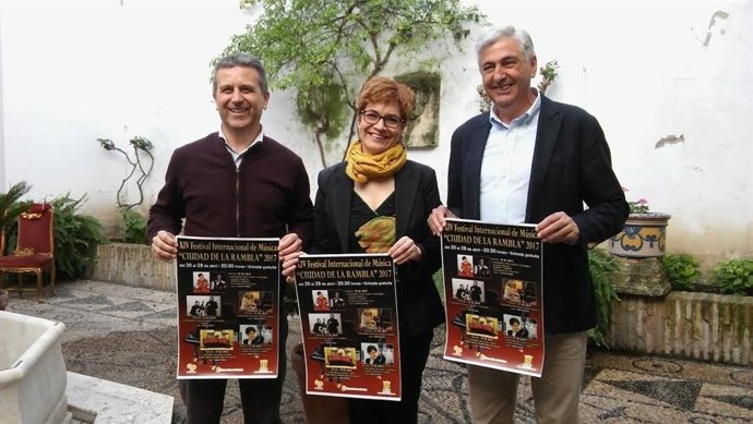 Ruz y Osuna (dcha.) durante la presentación del festival