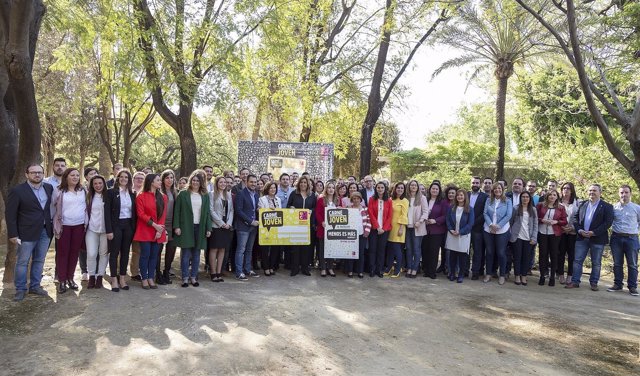 Susana Díaz presenta la campaña de difusión del carnet joven