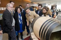 Una muestra de la UPO en el Parque de las Ciencias de Granada analiza 'La vida dentro del vino'