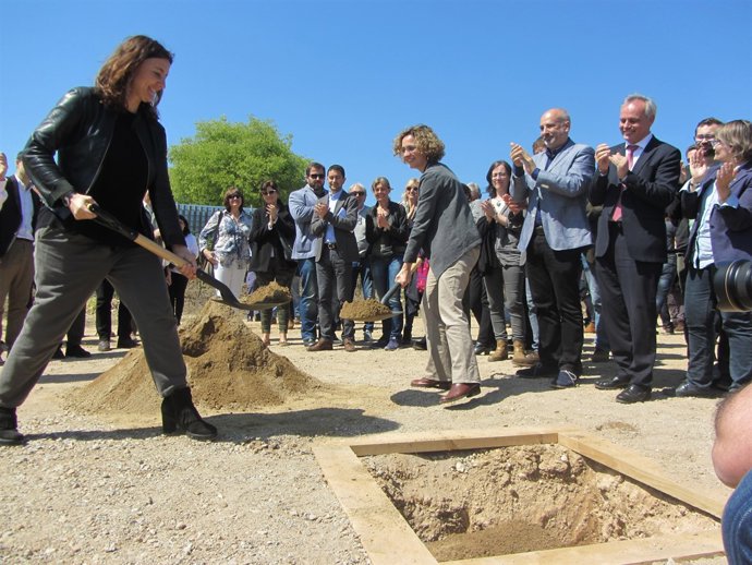 Mercè Conesa i Meritxell Riuz                    