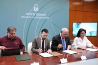 Junta, empresarios y sindicatos firman en Cádiz la adhesión al Pacto por la Industria para recuperar empleo