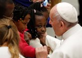 Foto: El Papa Francisco pide a los medios no usar "estereotipos negativos" que fomenten el rechazo a emigrantes y refugiados