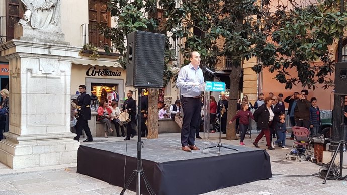 Juan García Montero en la presentación de su candidatura para el PP de Granada