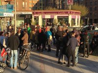 Cerca de medio centenar de personas se concentra en Gamonal en apoyo a los encausados por lo disturbios de 2014