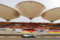 Hamilton firma la pole en China y Sainz y Alonso saldrán undécimo y decimotercero