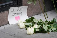 Los suecos rinden homenaje a las víctimas del atentado en Estocolmo
