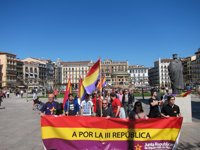 Una manifestación reclama en Pamplona un proceso constituyente y la III República