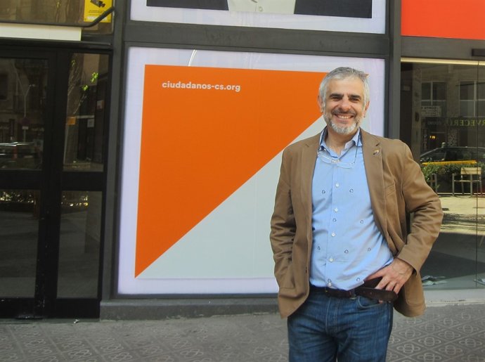  Carlos Carrizosa Davant de la Seu D'Cs                             
