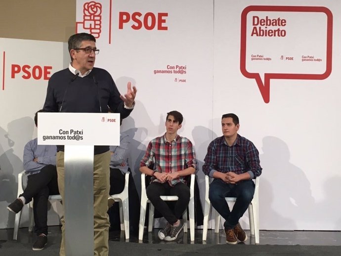 El socialista s'ha reunit amb militants de València