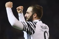 Higuaín hace un doblete antes de la visita del Barça a Turín