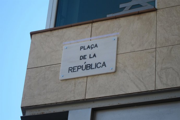 Plaza de la República de Barcelona, abans plaça Llucmajor