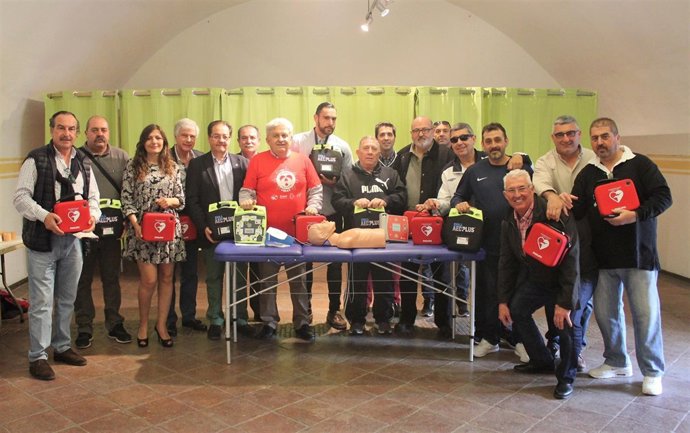 Entrega desfibriladores Semana Santa Málaga