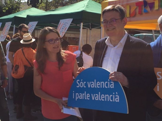Puig y Oltra han reivindicado la escuela en valenciano en las Trobades