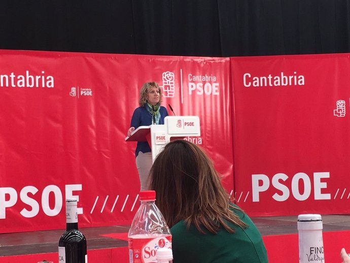 Eva Díaz Tezanos en la comida del PSOE de Val de San Vicente 