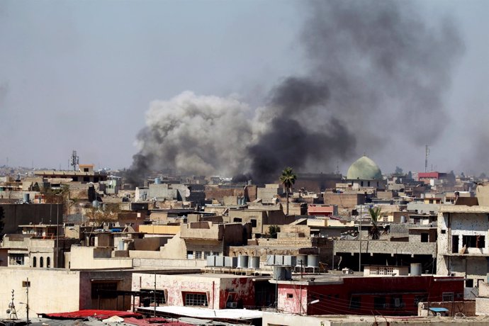 Enfrentamientos en Mosul entre fuerzas iraquíes y Estado Islámico 