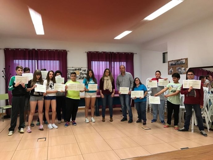 Entrega de diplomas de cursos del plan Código Joven.