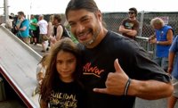 Korn reclutan como nuevo bajista al hijo de 12 años de Robert Trujillo (Metallica)