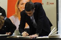 Patxi López, sobre Chacón: "Hoy los socialistas lloramos juntos; se ha ido una de las nuestras"