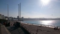 Buscan a un bañista de unos 16 años desaparecido en la playa del Orzán, en A Coruña