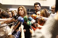 Susana Díaz despide a Chacón en la capilla ardiente: "Era dulce, rebelde y honesta"