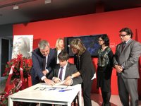 Puigdemont agradece la "dedicación a los demás desde la lealtad a sus convicciones" de Chacón