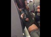 Expulsado con violencia un pasajero de un vuelo comercial en EEUU por 'overbooking'