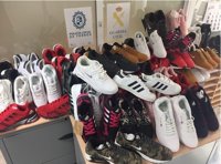 Detenidas cuatro personas por la venta de productos falsificados en Torrox