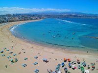 Detienen a un hombre por exhibición obscena ante menores en Las Canteras