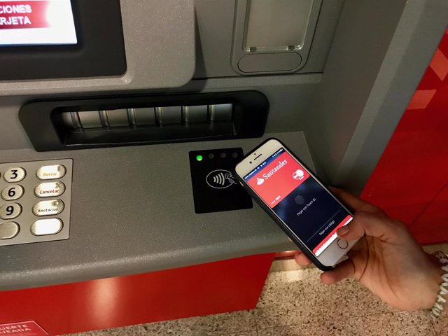 Retirada de efectivo a través del móvil en cajeros Santander